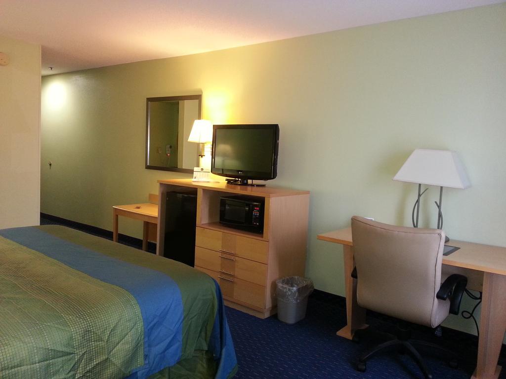 Park Inn By Radisson Albany Room photo