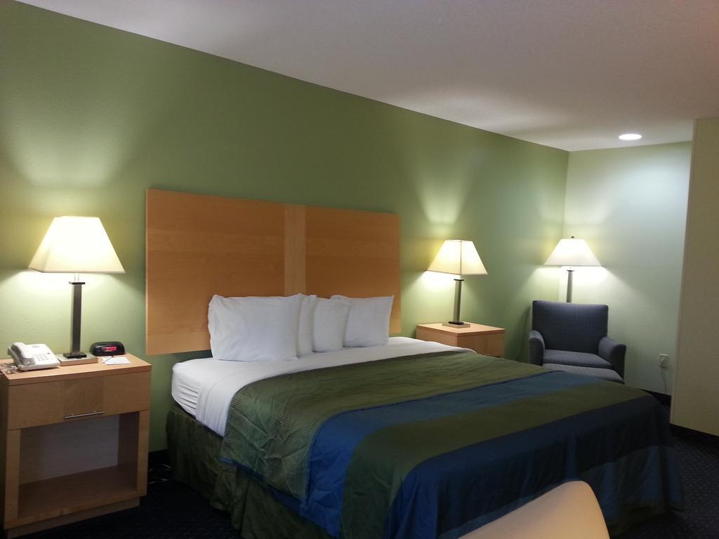 Park Inn By Radisson Albany Room photo